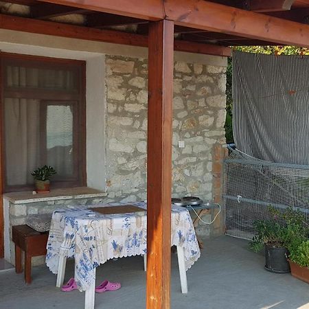 Stone House Hotel Himarë Eksteriør billede