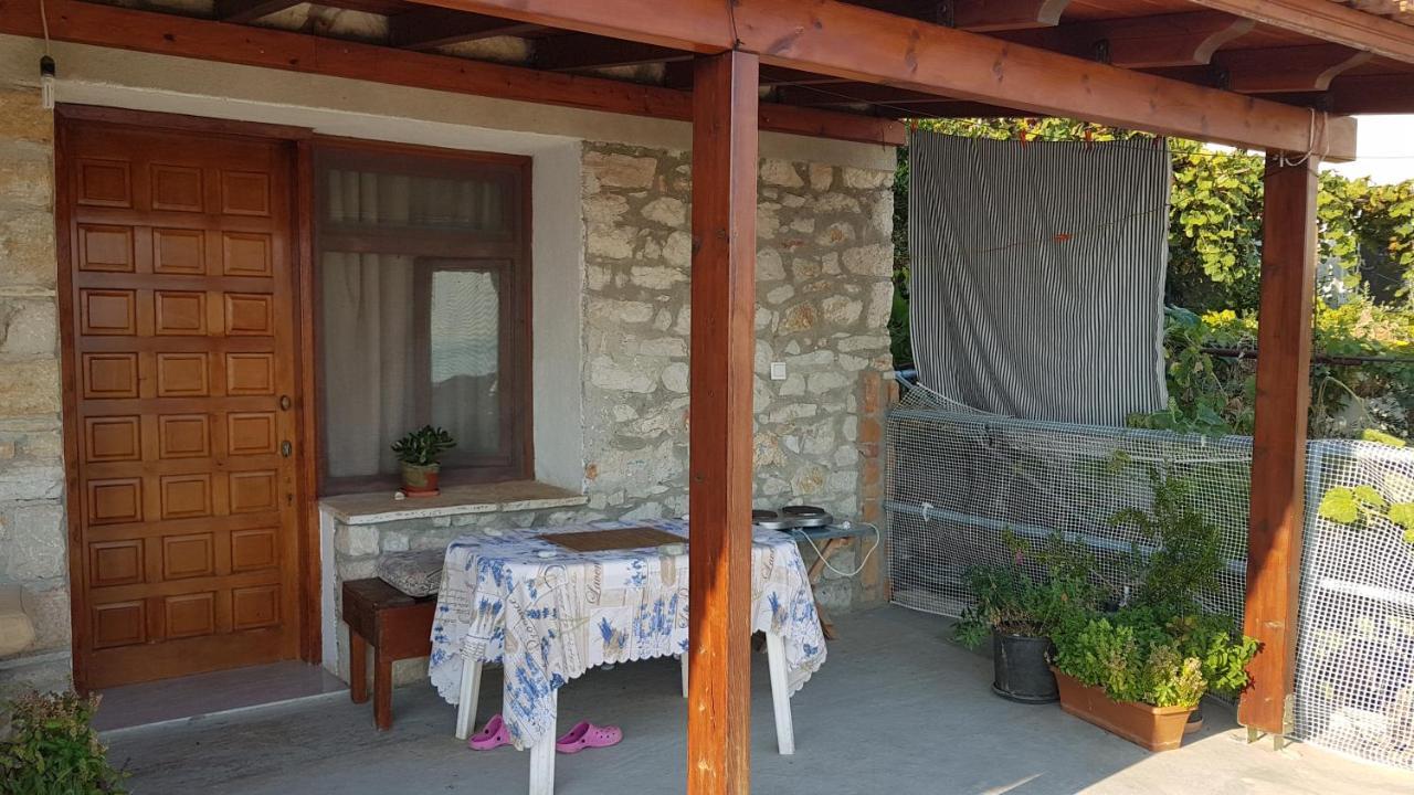Stone House Hotel Himarë Eksteriør billede